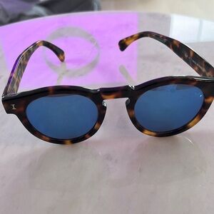 illesteva Sunglasses